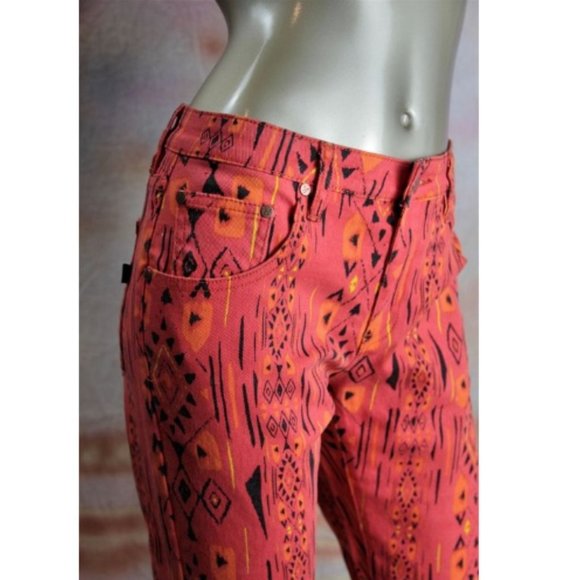 NWT MINKPINK Make Your Mark Printed Stretchy Girlfriend Denim Jeans S - Picture 2 of 7